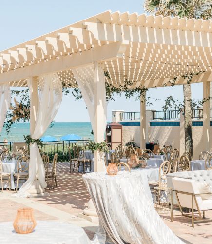The Lodge and club beach side, Trellis