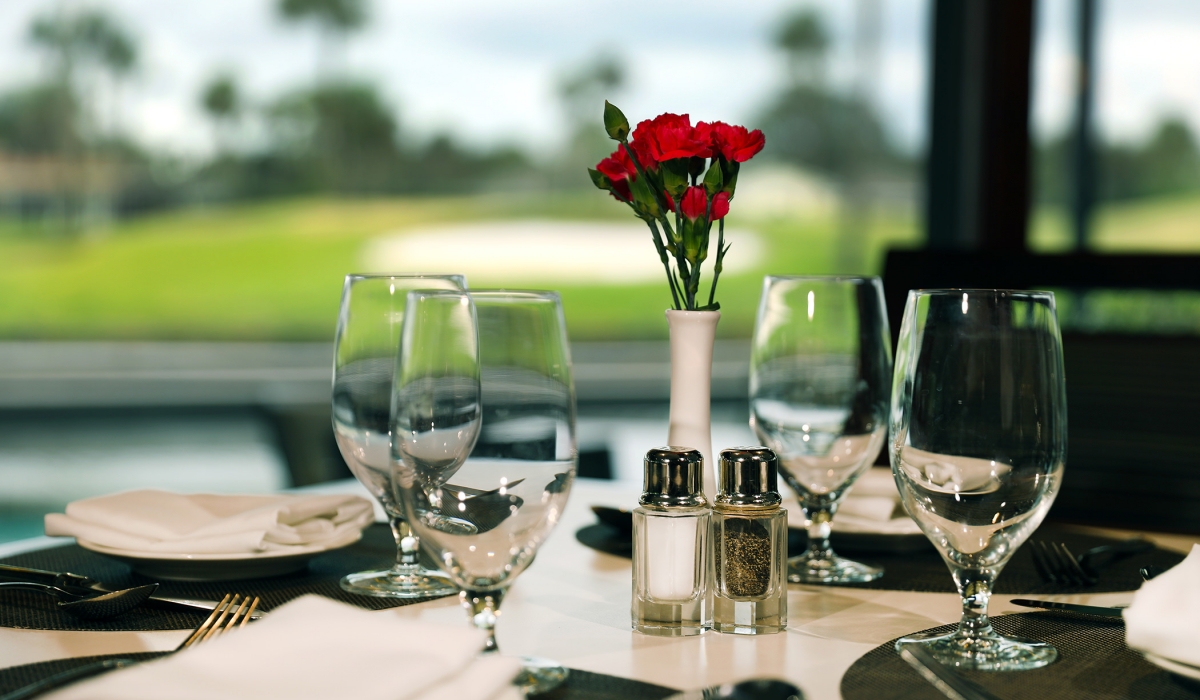 Close up a table setting at the Inn Restaurant