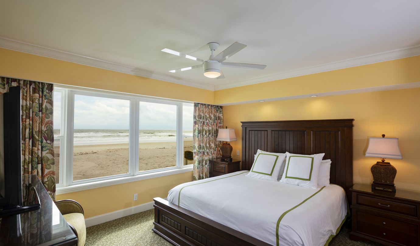 Bedroom, Inn Oceanfront Suite