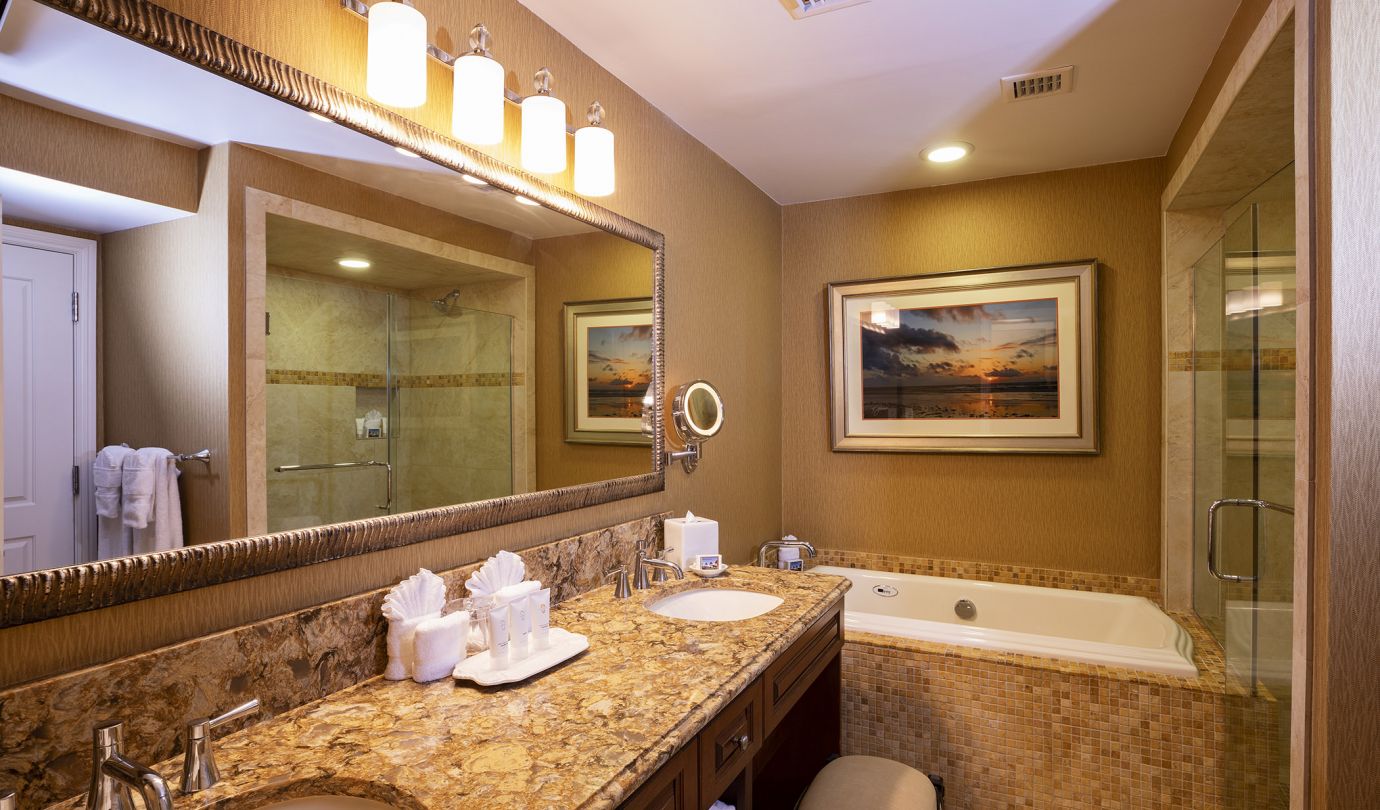 Inn Oceanfront Suite Master Bathroom