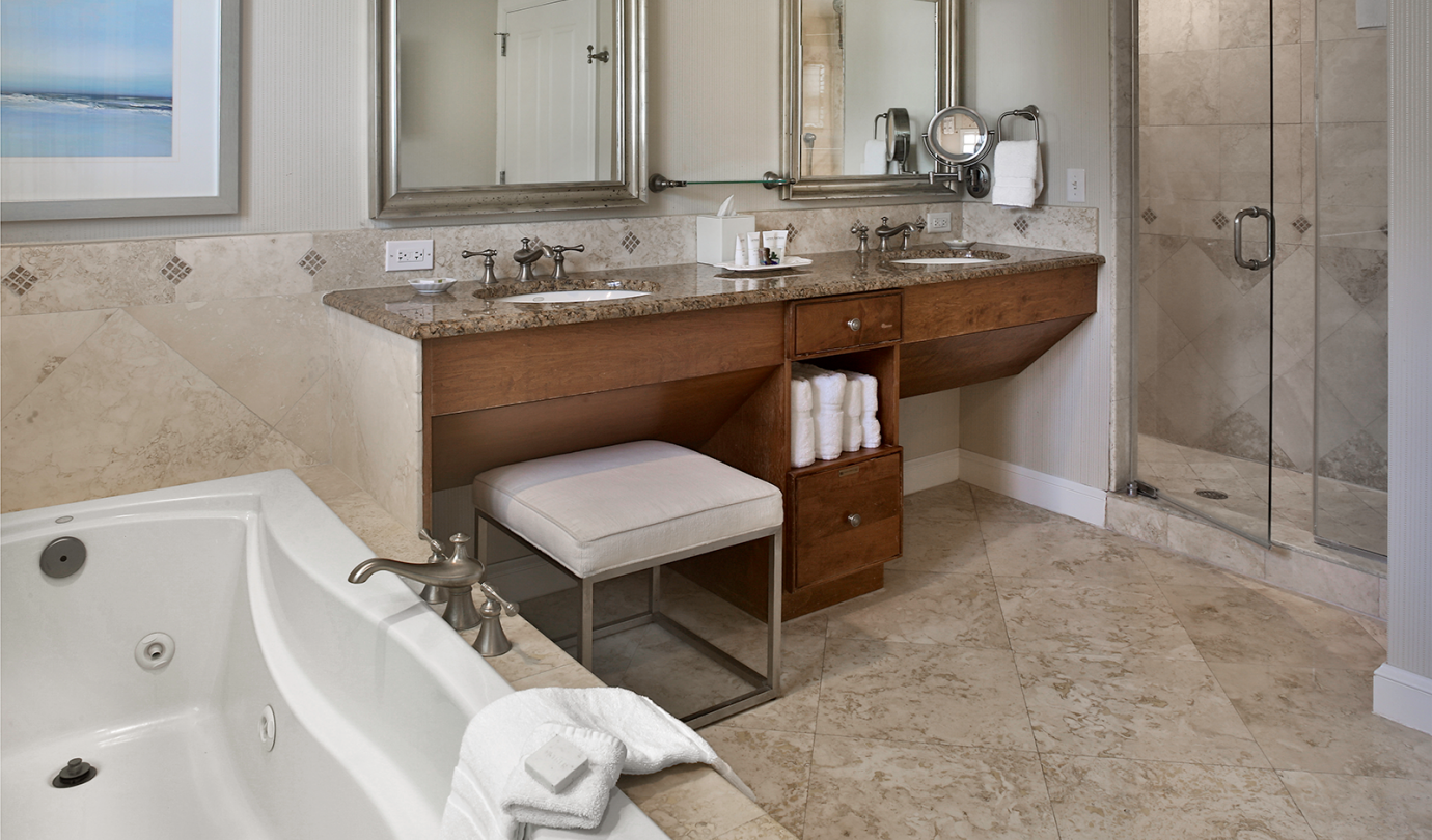 Oceanfront Suite Bathroom