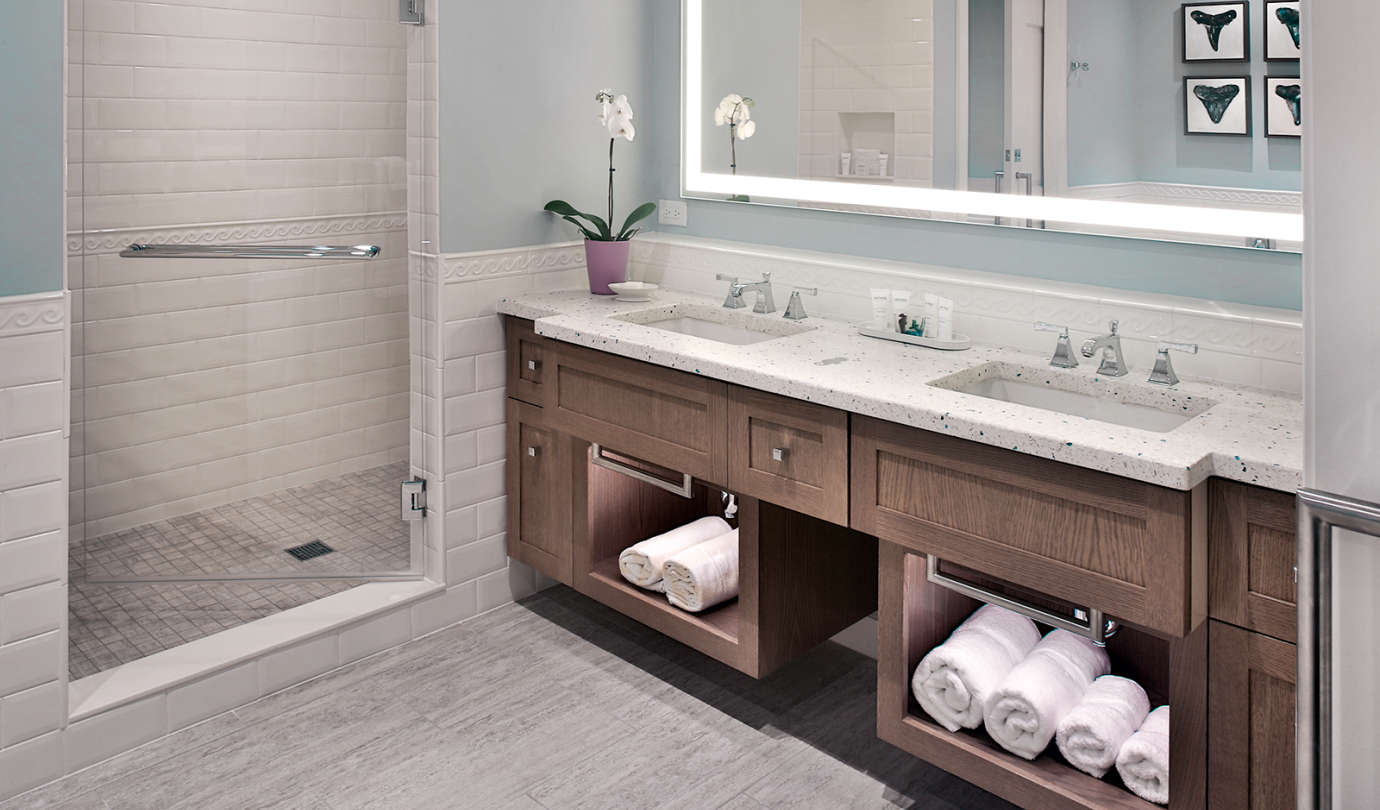 Oceanfront Suite Bathroom