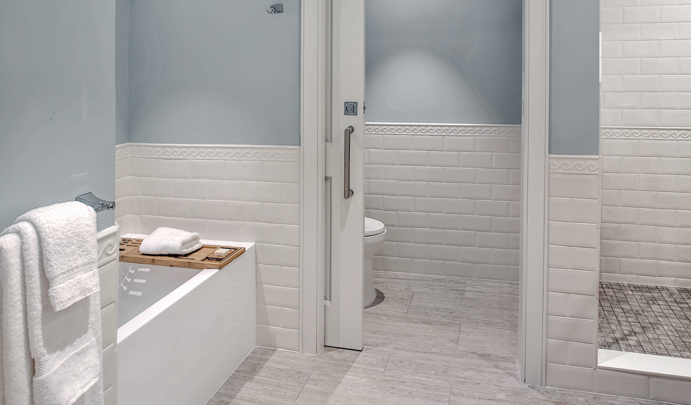 Oceanfront Suite Bathroom