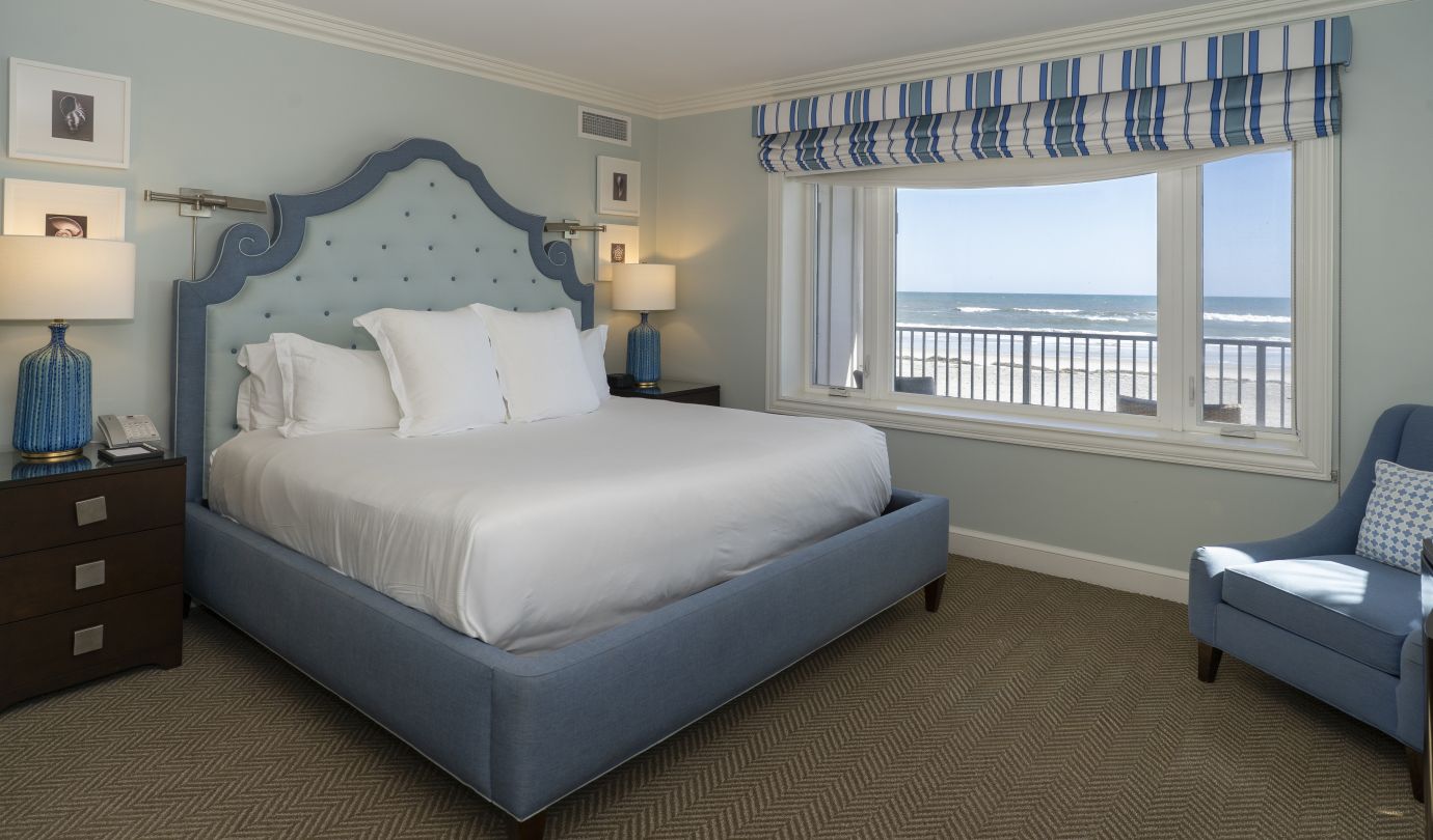 guest room with one bed