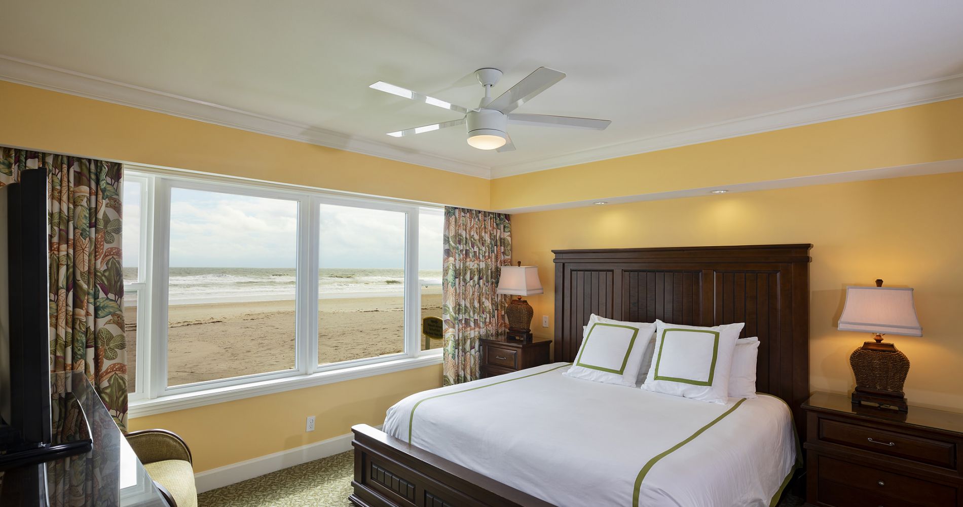 Bedroom, Inn Oceanfront Suite