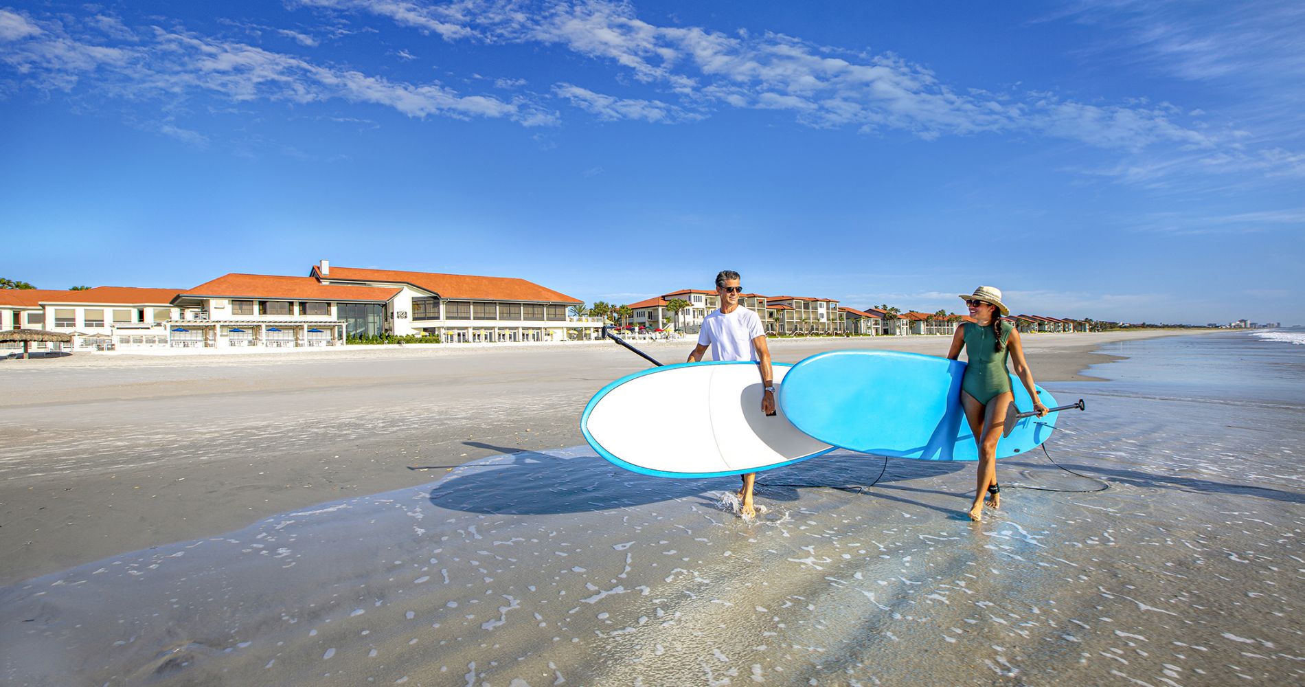 PVR Paddleboard Couple Walk A