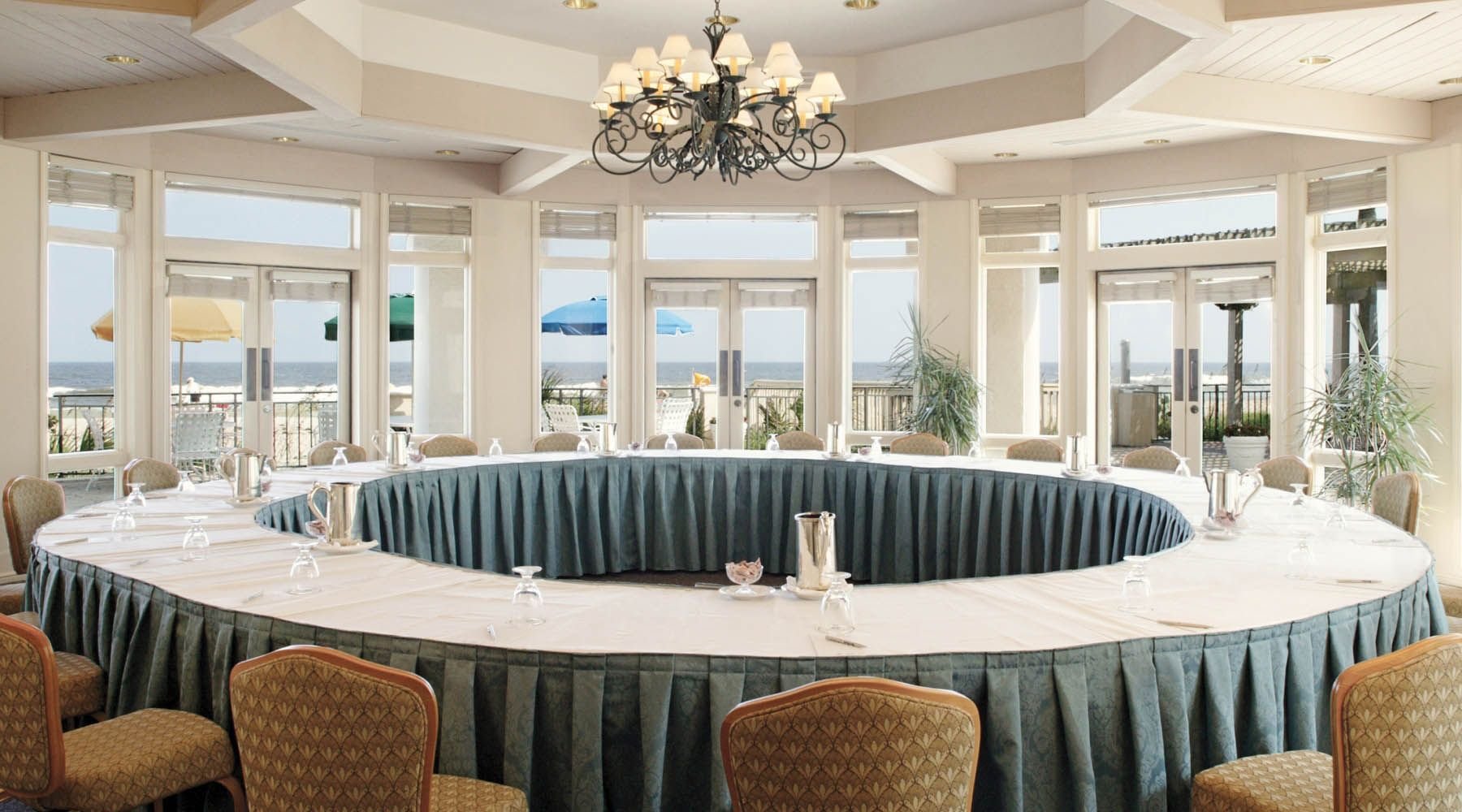 Conservatory round table ready for a meeting